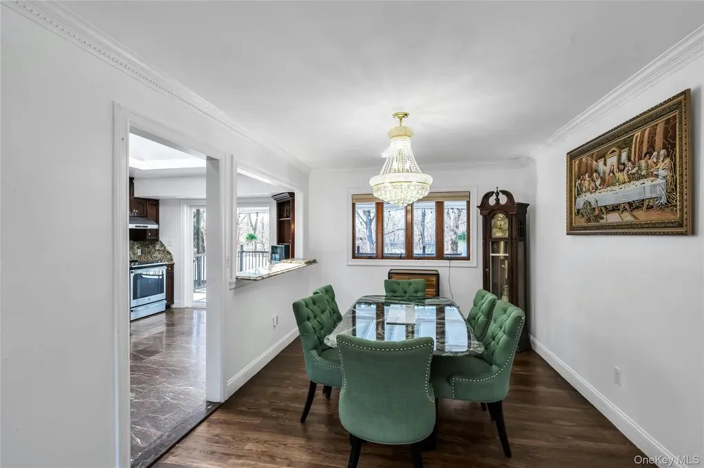 15 Fairway Drive Old Bethpage NY 11804