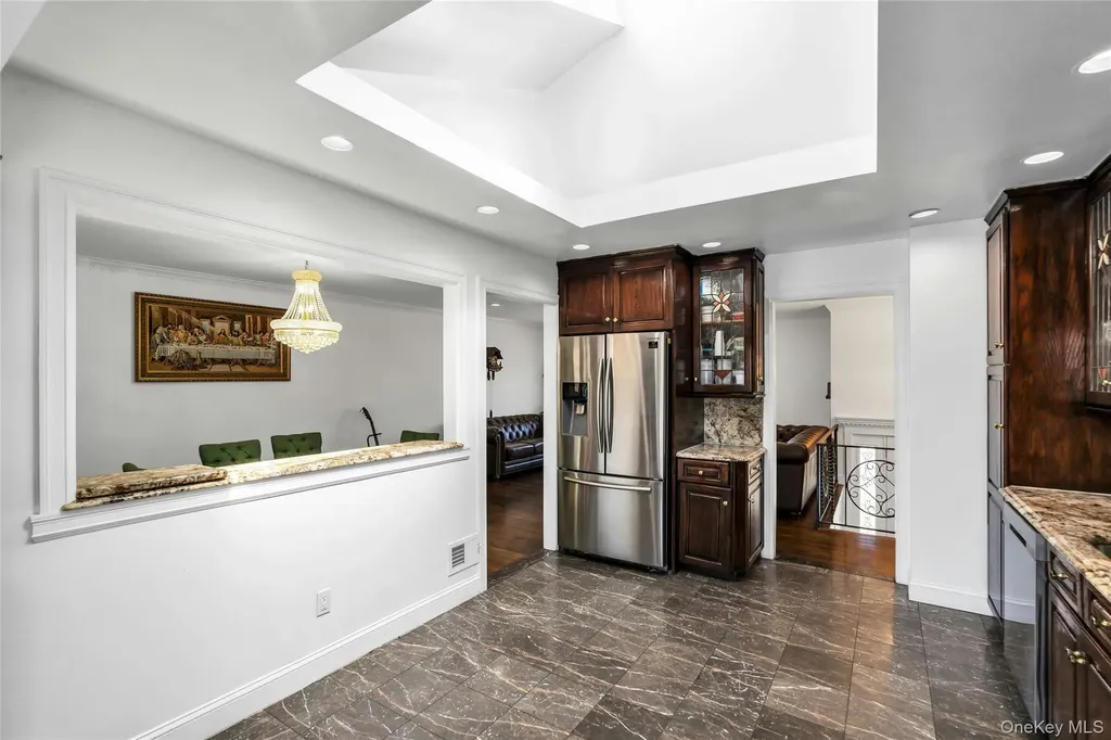 15 Fairway Drive Old Bethpage NY 11804