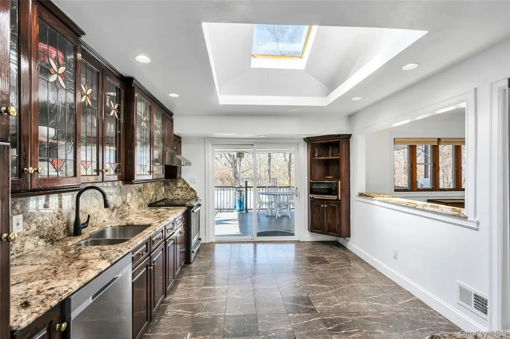 15 Fairway Drive Old Bethpage NY 11804