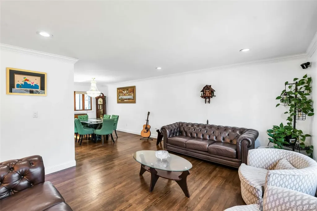 15 Fairway Drive Old Bethpage NY 11804