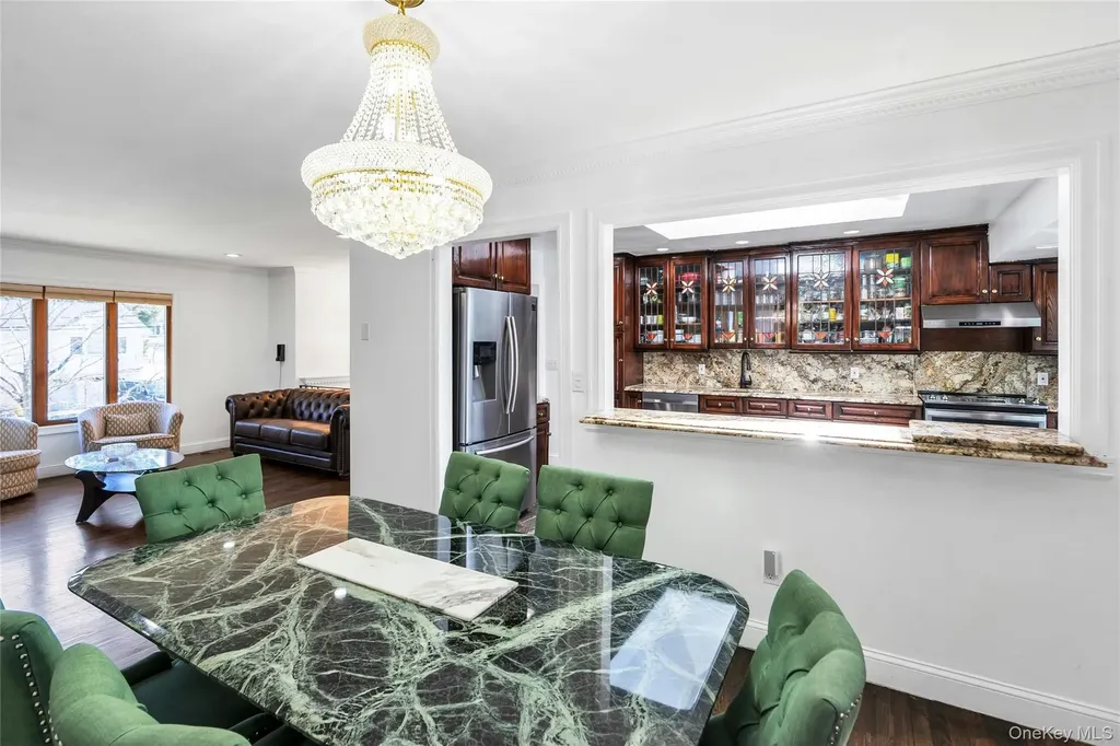 15 Fairway Drive Old Bethpage NY 11804