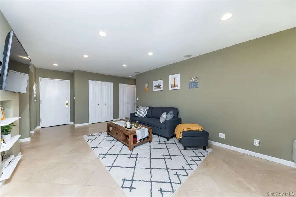 2 Richmond Road Lido Beach NY 11561