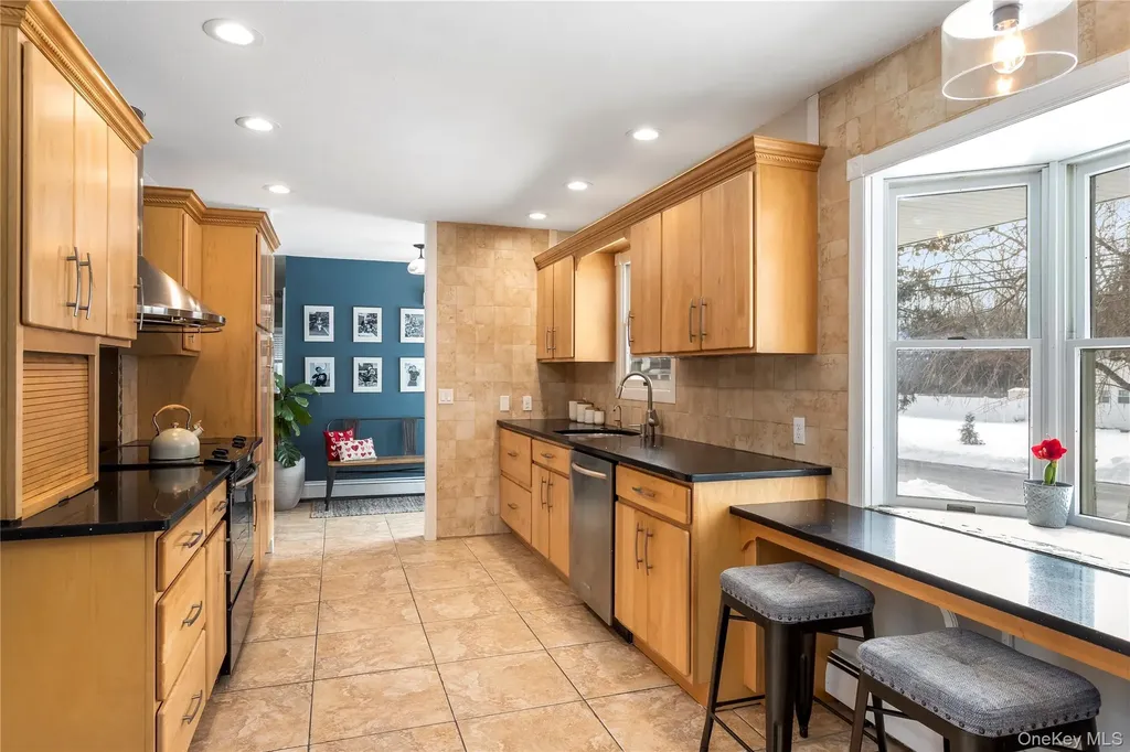 17 Meroke Lane Rocky Point NY 11778