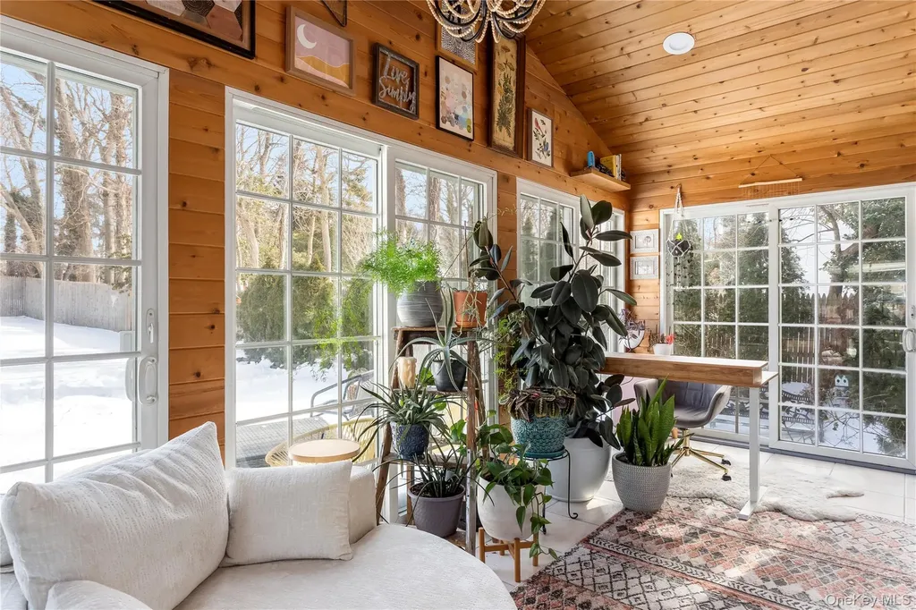 17 Meroke Lane Rocky Point NY 11778