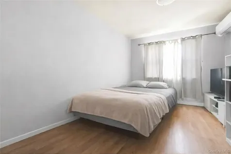 34-46 10th Street Astoria NY 11106