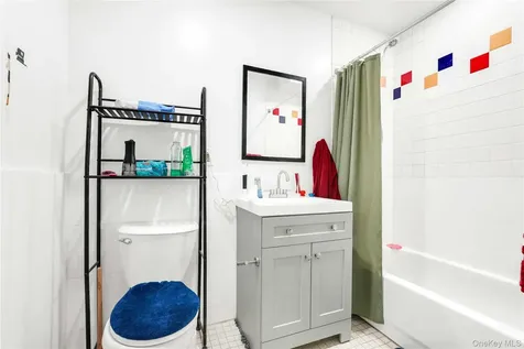 34-46 10th Street Astoria NY 11106