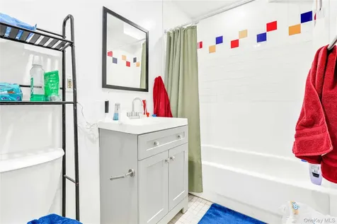 34-46 10th Street Astoria NY 11106
