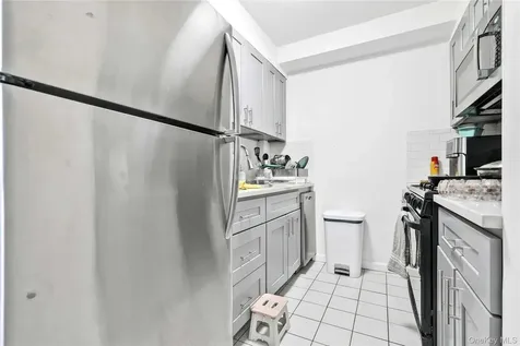 34-46 10th Street Astoria NY 11106