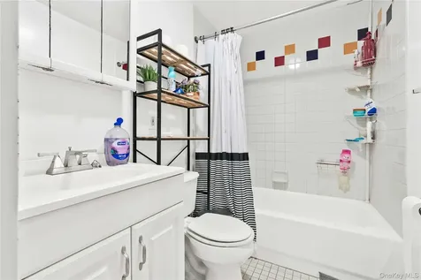 34-46 10th Street Astoria NY 11106