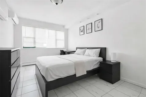 34-46 10th Street Astoria NY 11106