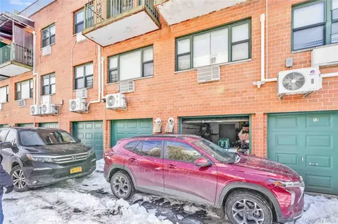 34-46 10th Street Astoria NY 11106