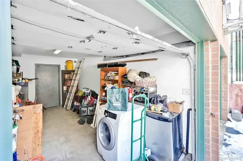 34-46 10th Street Astoria NY 11106