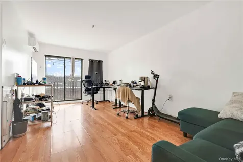 34-46 10th Street Astoria NY 11106