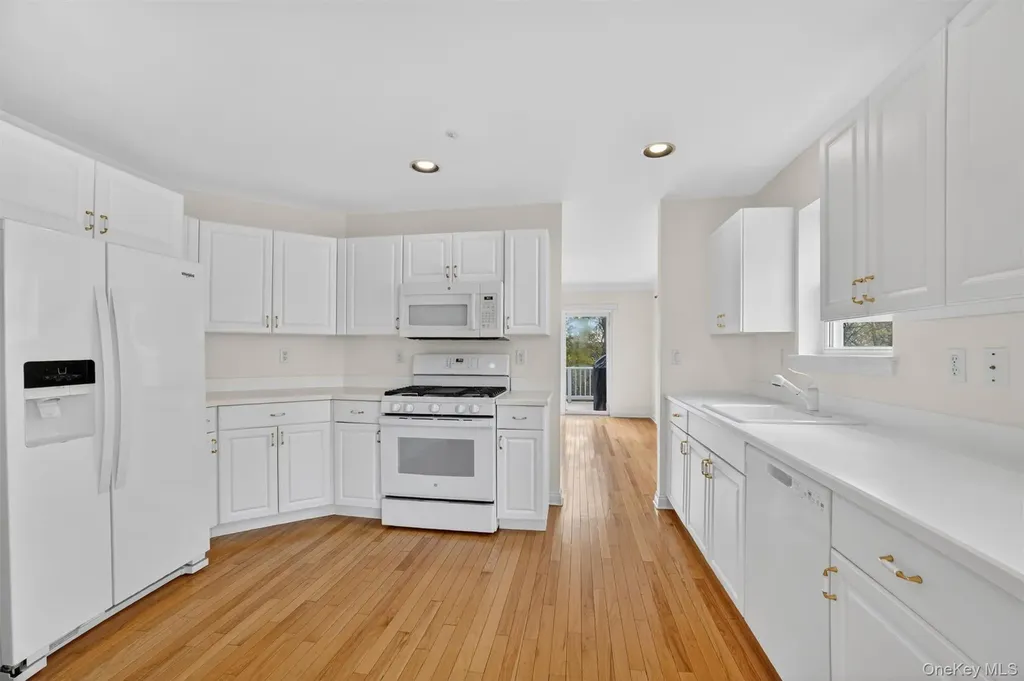 107 Winding Ridge Road White Plains NY 10603