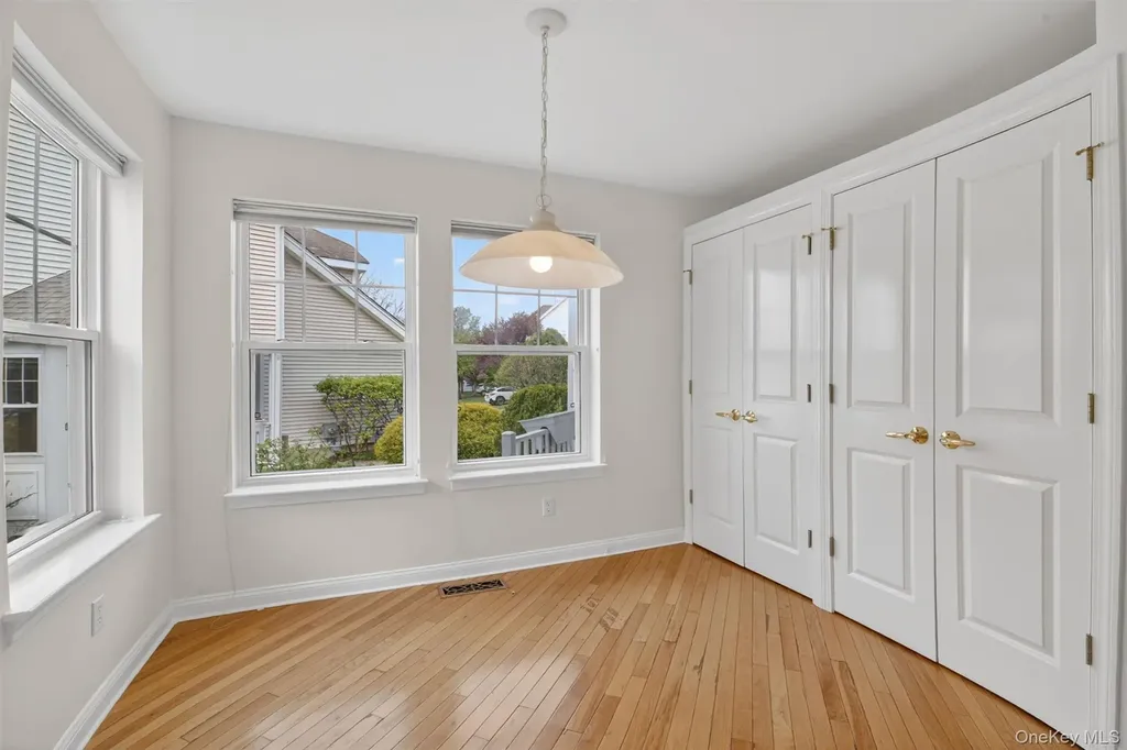 107 Winding Ridge Road White Plains NY 10603