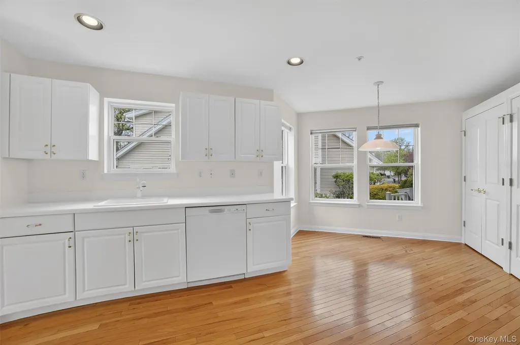 107 Winding Ridge Road White Plains NY 10603