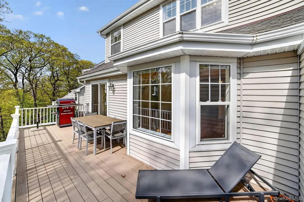 107 Winding Ridge Road White Plains NY 10603