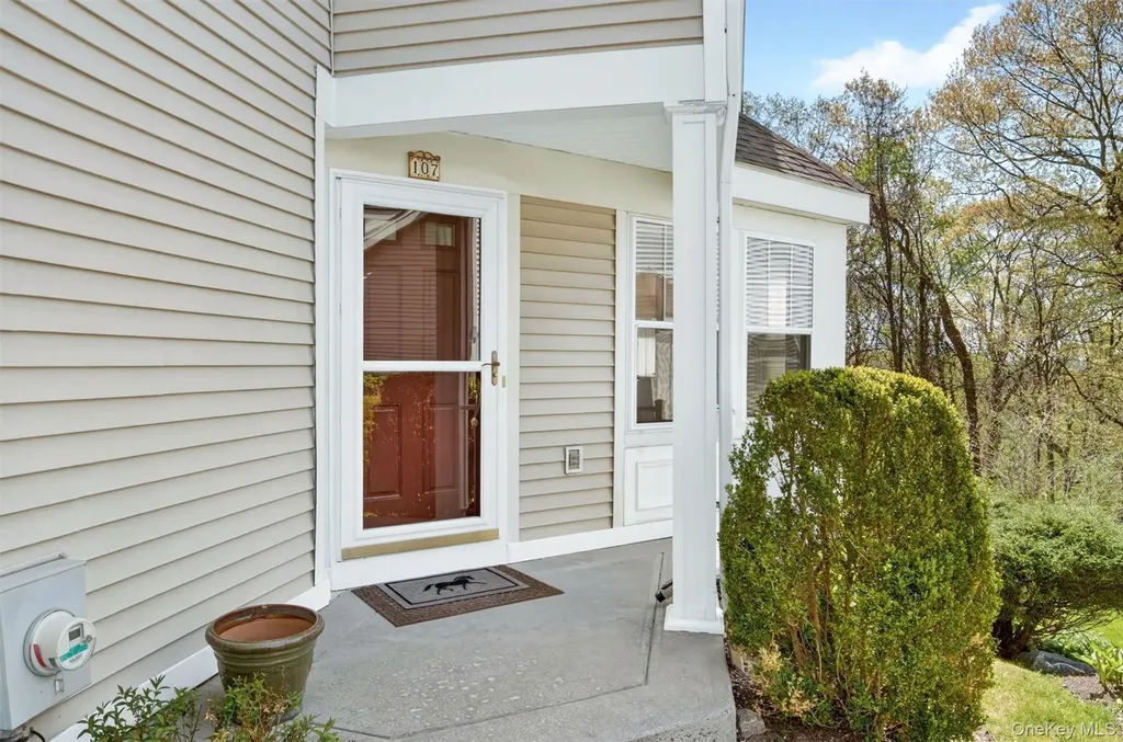 107 Winding Ridge Road White Plains NY 10603