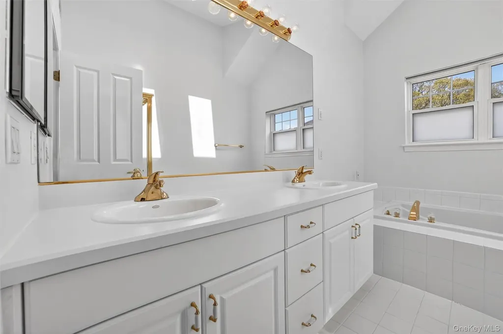 107 Winding Ridge Road White Plains NY 10603