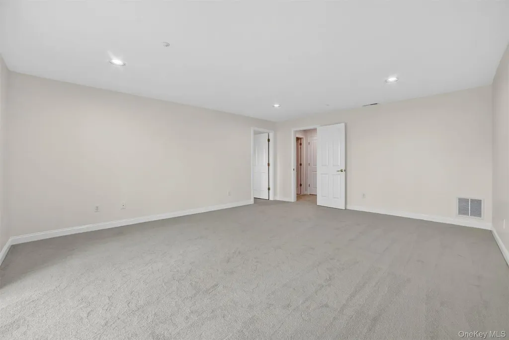 107 Winding Ridge Road White Plains NY 10603
