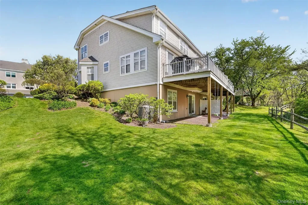 107 Winding Ridge Road White Plains NY 10603