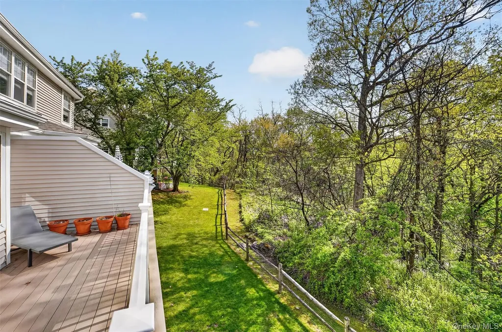 107 Winding Ridge Road White Plains NY 10603