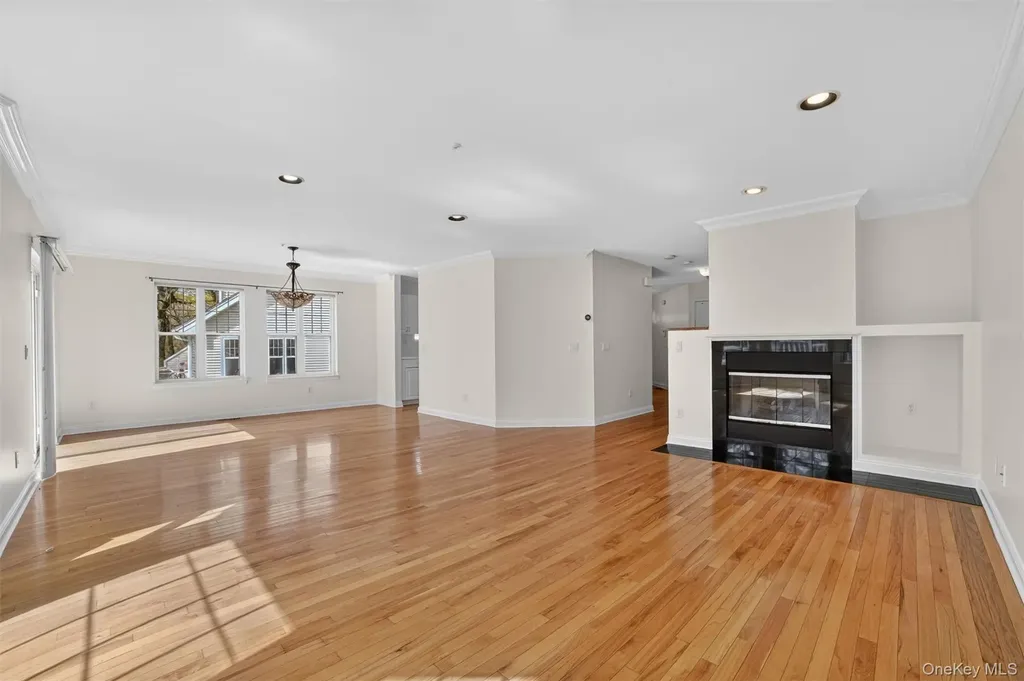 107 Winding Ridge Road White Plains NY 10603