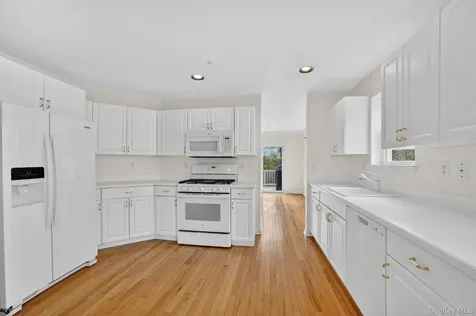 107 Winding Ridge Road White Plains NY 10603
