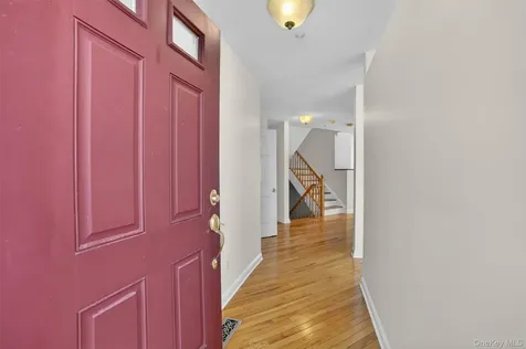 107 Winding Ridge Road White Plains NY 10603