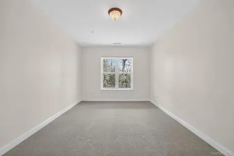 107 Winding Ridge Road White Plains NY 10603