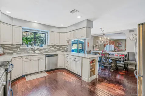 10 Alpine Court Smithtown NY 11787