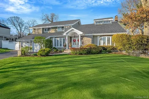 10 Alpine Court Smithtown NY 11787