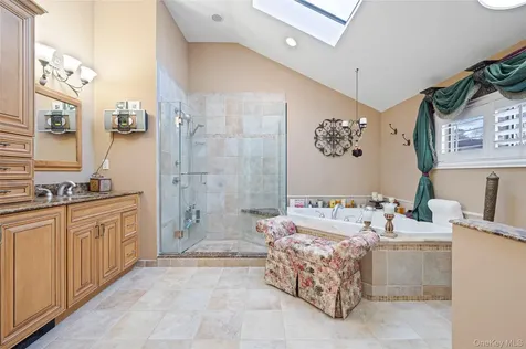 10 Alpine Court Smithtown NY 11787