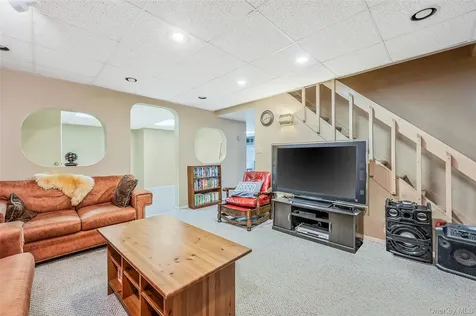 10 Alpine Court Smithtown NY 11787