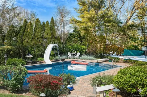 10 Alpine Court Smithtown NY 11787