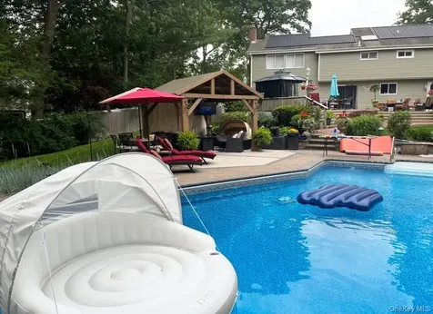 10 Alpine Court Smithtown NY 11787