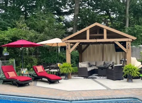 10 Alpine Court Smithtown NY 11787