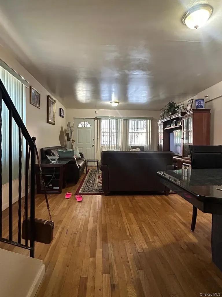 3208 Ely Avenue Bronx NY 10469