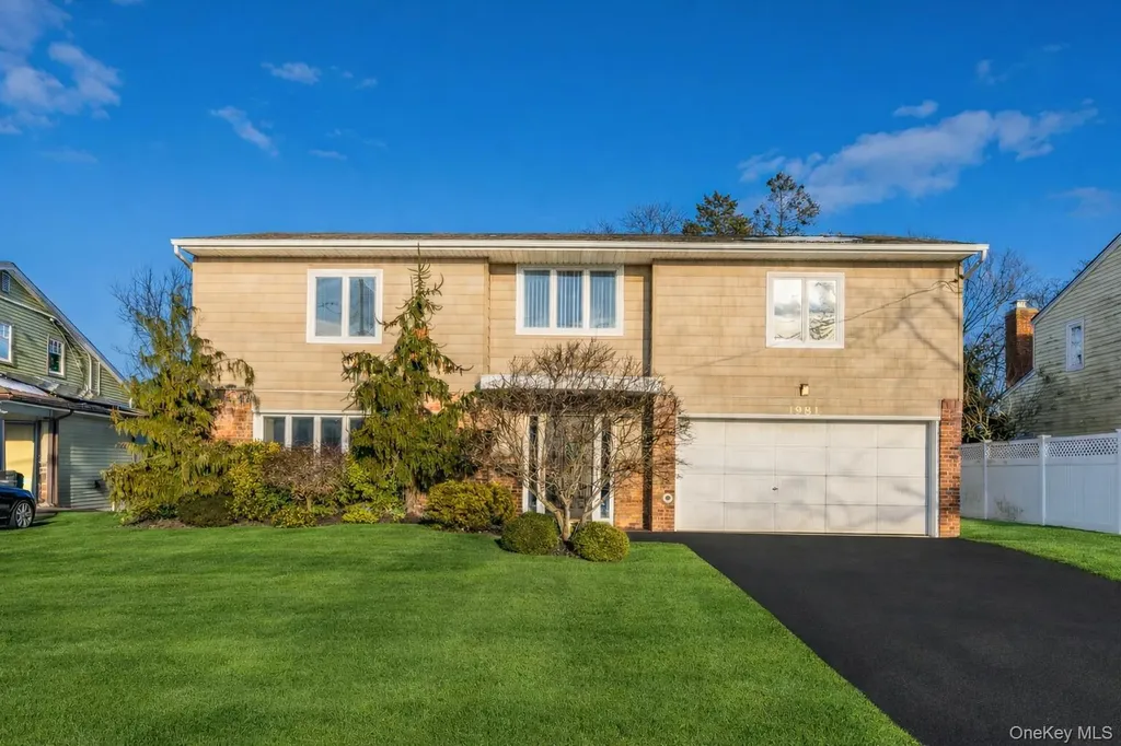 1981 Cynthia Lane Merrick NY 11566
