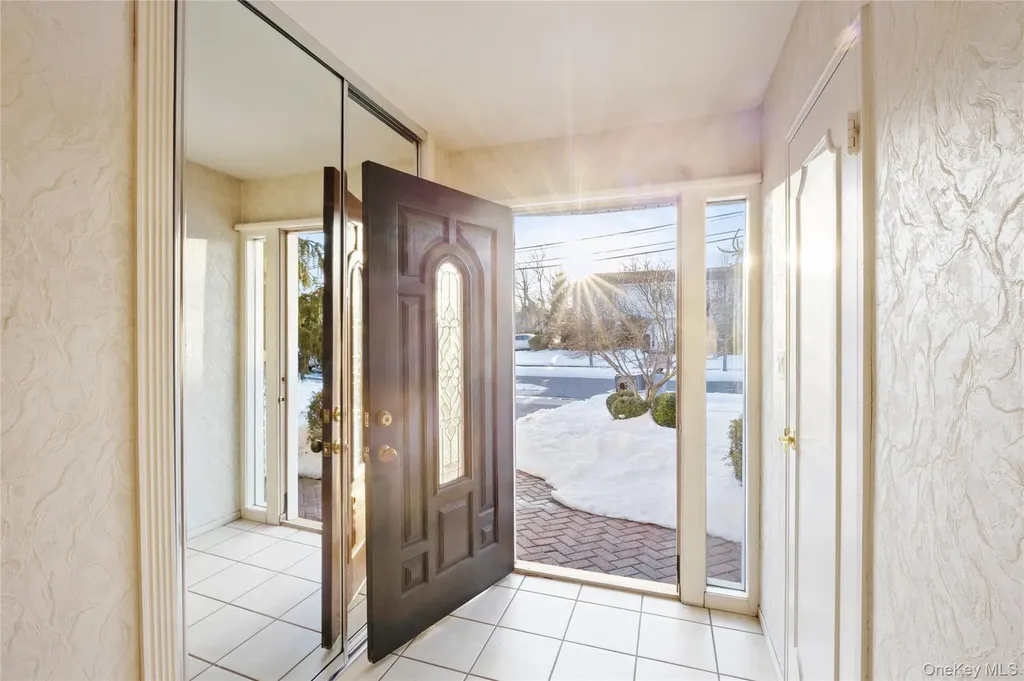1981 Cynthia Lane Merrick NY 11566