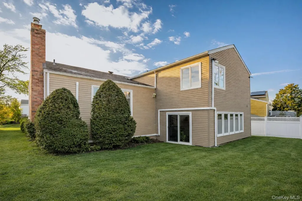 1981 Cynthia Lane Merrick NY 11566