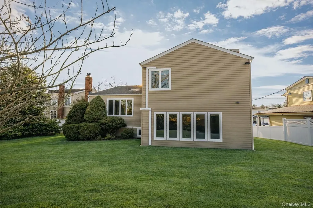 1981 Cynthia Lane Merrick NY 11566