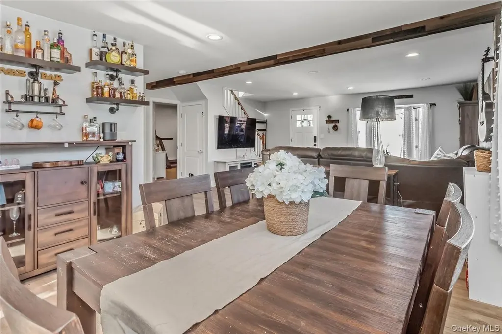 815 S 4th Street Lindenhurst NY 11757