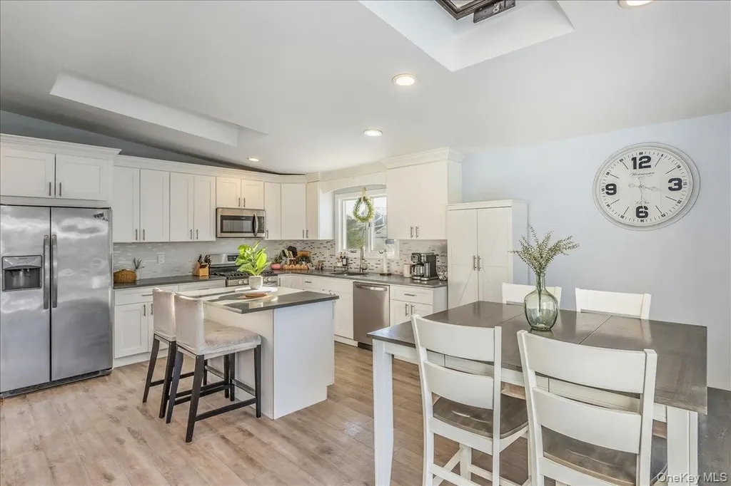 815 S 4th Street Lindenhurst NY 11757