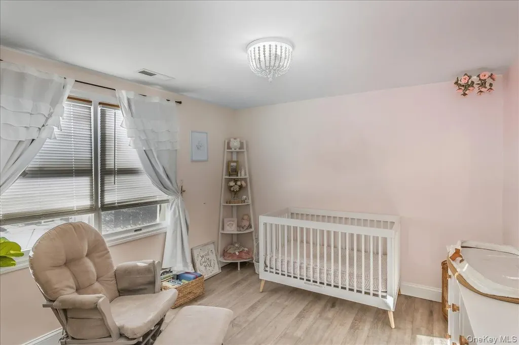 815 S 4th Street Lindenhurst NY 11757