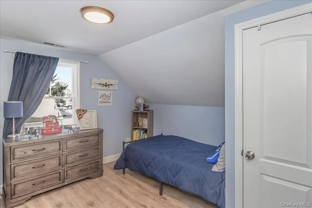 815 S 4th Street Lindenhurst NY 11757