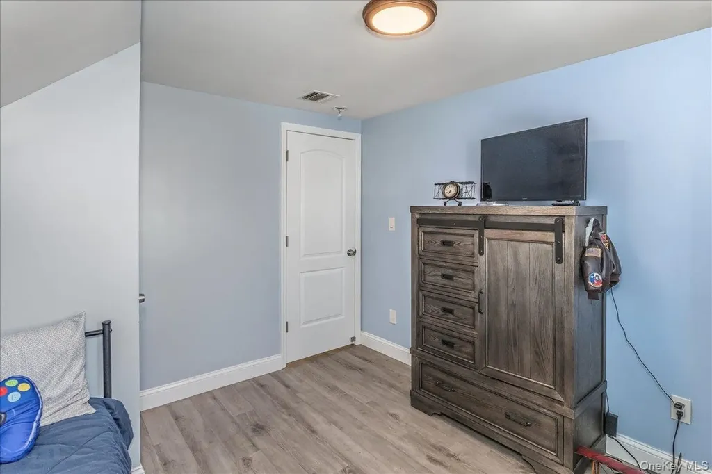 815 S 4th Street Lindenhurst NY 11757