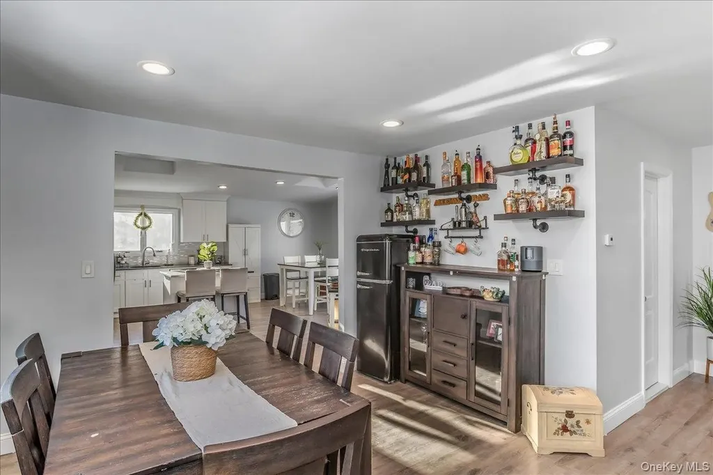 815 S 4th Street Lindenhurst NY 11757