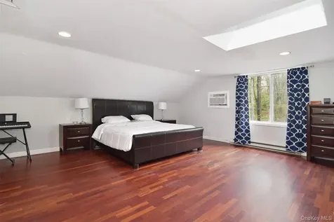 16 Oskar Drive Mahopac NY 10541