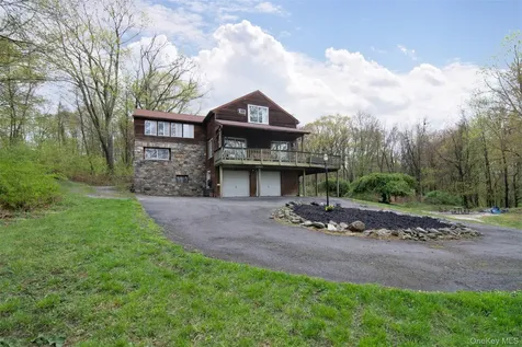 16 Oskar Drive Mahopac NY 10541